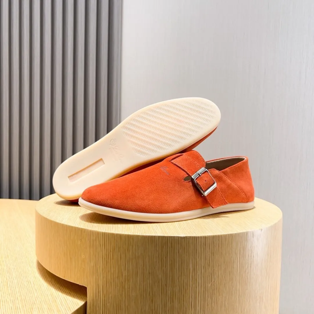 Factory price 420💰[loro piana] 2025 new moccasins, popular casual sneakers for street men. The shoes are made of first-layer suede leather uppers with rubber soles. They are classic. The complex craftsmanship and meticulous structure make the shoes light and soft, allowing you to walk comfortably and freely. Perfect for summer wear. Yardage: 38-45.